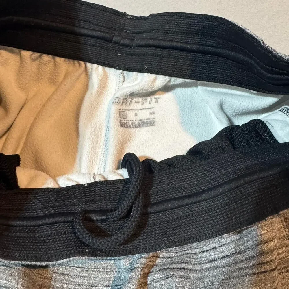 Nike Men's Grey Joggers-tracksuits